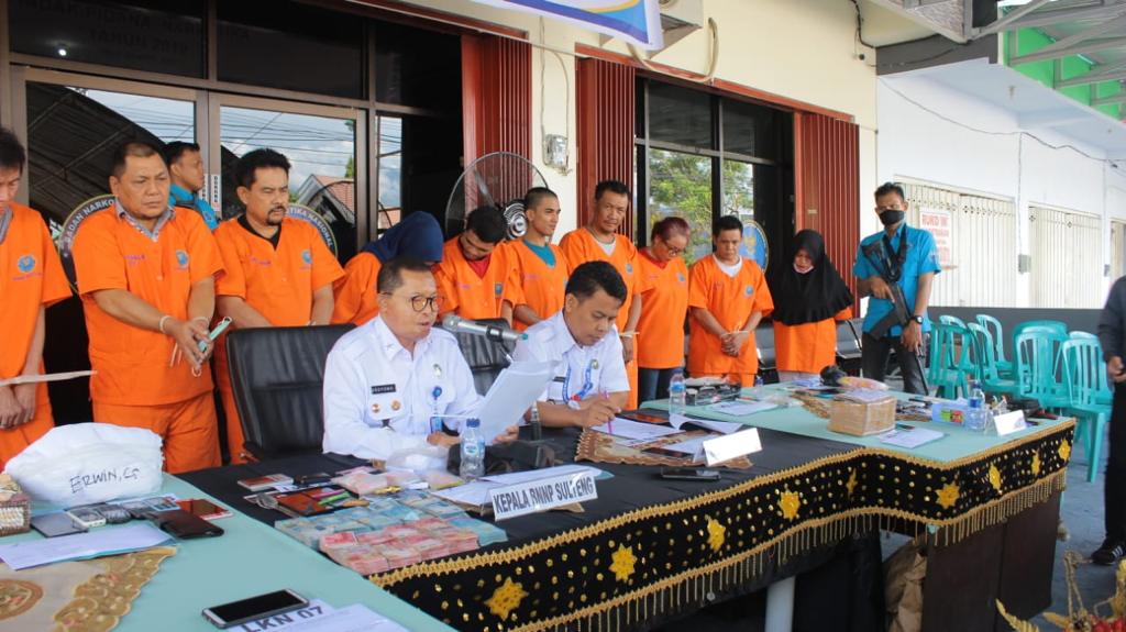 Press Release dan Pemusnahan Barang Bukti Tindak Pidana Narkotika Press Release dan Pemusnahan Barang Bukti Tindak Pidana Narkotika