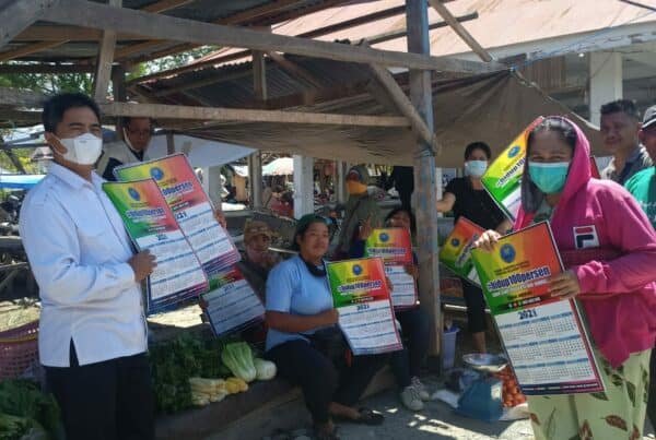 BNNP SULTENG KAMPANYE P4GN MELALUI PEMASANGAN KALENDER