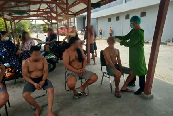 BNNP SULTENG LAKUKAN SWAB ANTIGEN KEPADA TAHANAN DAN PETUGAS RUTAN