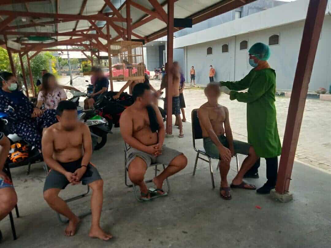 BNNP SULTENG LAKUKAN SWAB ANTIGEN KEPADA TAHANAN DAN PETUGAS RUTAN