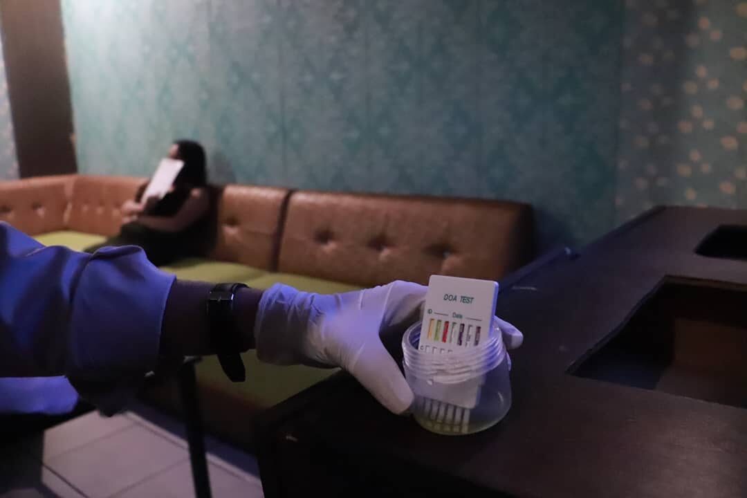 GUNA DETEKSI DINI, BNNP SULTENG LAKUKAN RAZIA BEBERAPA TEMPAT HIBURAN MALAM GUNA DETEKSI DINI, BNNP SULTENG LAKUKAN RAZIA BEBERAPA TEMPAT HIBURAN MALAM