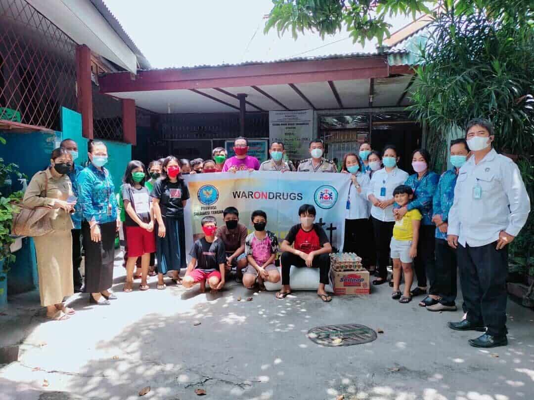BNNP SULTENG DAN JAJARAN GELAR AKSI BERBAGI DALAM RANGKA PERAYAAN PASKAH