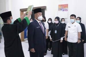 KEPALA BNNP SULTENG MELANTIK DAN AMBIL SUMPAH PEJABAT PENGAWAS DI LINGKUNGAN BNNP SULTENG
