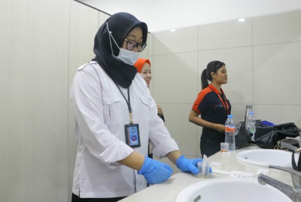 BNN PROVINSI SULAWESI TENGAH GELAR SOSIALISASI P4GN DAN TES URINE DI PT. MIDI UTAMA INDONESIA TBK. BRANCH PALU